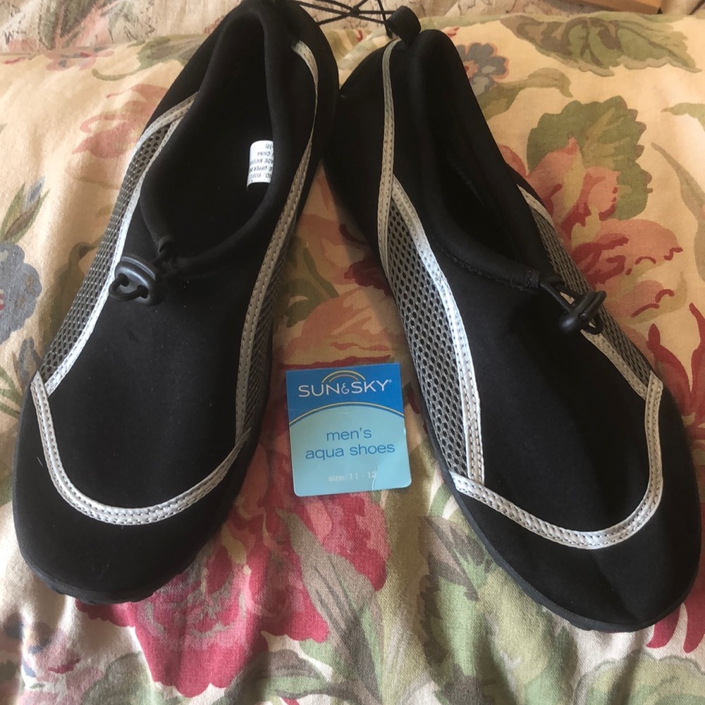 Water Shoes Size MED 9-10 ColorBlock Gray $38 NEW